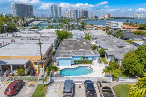 Immobilier commercial à vendre à Miami Beach, Floride: 324.41 m2 № 2085675 - photo 28