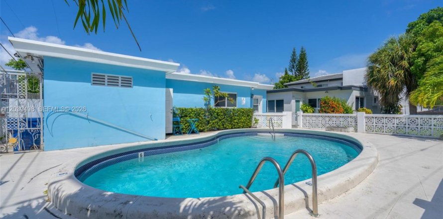 Immobilier commercial à Miami Beach, Floride 324.41 m2 № 2085675