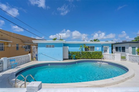 Immobilier commercial à vendre à Miami Beach, Floride: 324.41 m2 № 2085675 - photo 30
