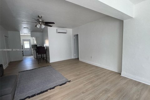 Immobilier commercial à vendre à Miami Beach, Floride: 324.41 m2 № 2085675 - photo 18