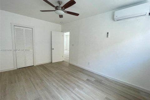 Immobilier commercial à vendre à Miami Beach, Floride: 324.41 m2 № 2085675 - photo 14