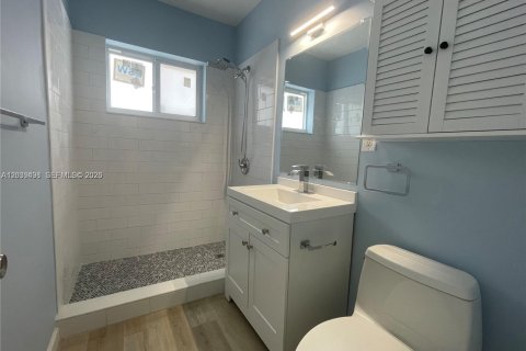 Immobilier commercial à vendre à Miami Beach, Floride: 324.41 m2 № 2085675 - photo 10