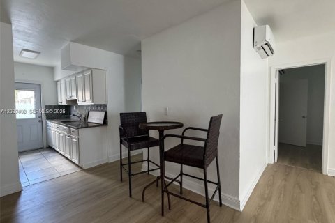Immobilier commercial à vendre à Miami Beach, Floride: 324.41 m2 № 2085675 - photo 20