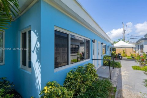 Immobilier commercial à vendre à Miami Beach, Floride: 324.41 m2 № 2085675 - photo 4
