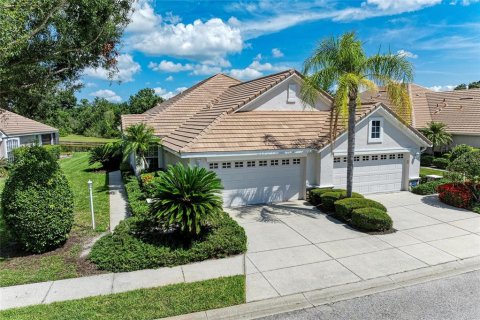 House in Lakewood Ranch, Florida 2 bedrooms, 141.03 sq.m. № 1829694 - photo 1