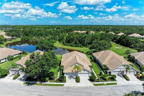 House in Lakewood Ranch, Florida 2 bedrooms, 141.03 sq.m. № 1829694 - photo 2