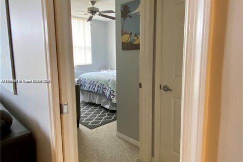 Copropriété à louer à Hallandale Beach, Floride: 2 chambres, 92.9 m2 № 1713385 - photo 21