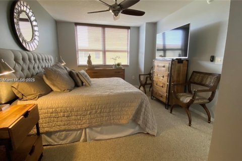 Copropriété à louer à Hallandale Beach, Floride: 2 chambres, 92.9 m2 № 1713385 - photo 5