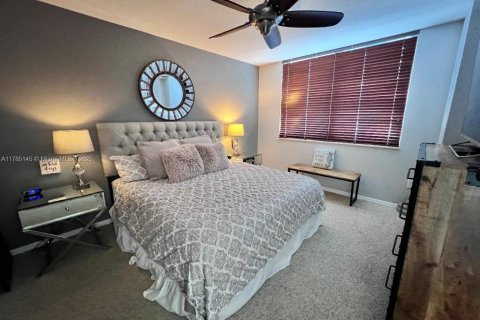 Copropriété à louer à Hallandale Beach, Floride: 2 chambres, 92.9 m2 № 1713385 - photo 7