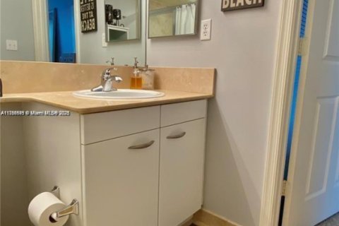 Copropriété à louer à Hallandale Beach, Floride: 2 chambres, 92.9 m2 № 1713385 - photo 24