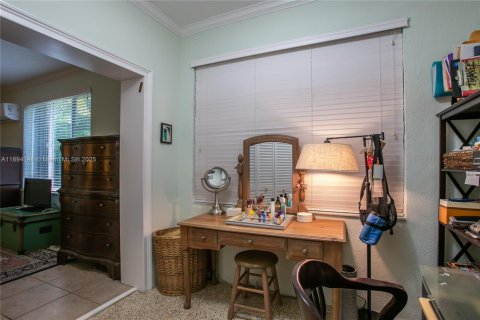 Villa ou maison à vendre à Miami, Floride: 4 chambres, 192.03 m2 № 2016399 - photo 13