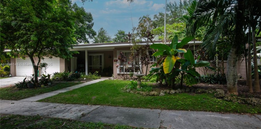 Villa ou maison à Miami, Floride 4 chambres, 192.03 m2 № 2016399