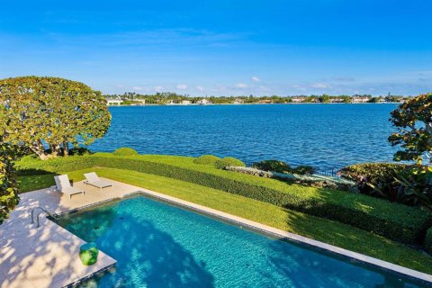 House in Palm Beach, Florida 5 bedrooms, 385.82 sq.m. № 2246697 - photo 15
