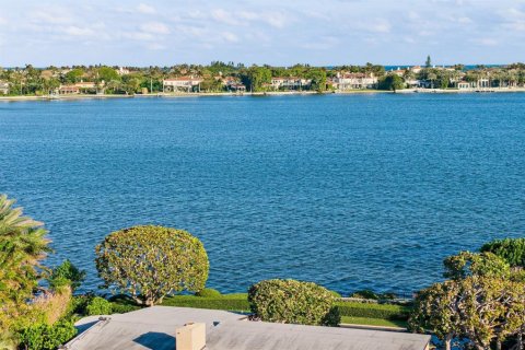 House in Palm Beach, Florida 5 bedrooms, 385.82 sq.m. № 2246697 - photo 6