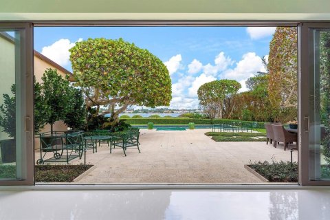 House in Palm Beach, Florida 5 bedrooms, 385.82 sq.m. № 2246697 - photo 17
