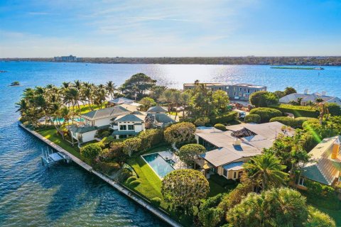 House in Palm Beach, Florida 5 bedrooms, 385.82 sq.m. № 2246697 - photo 2