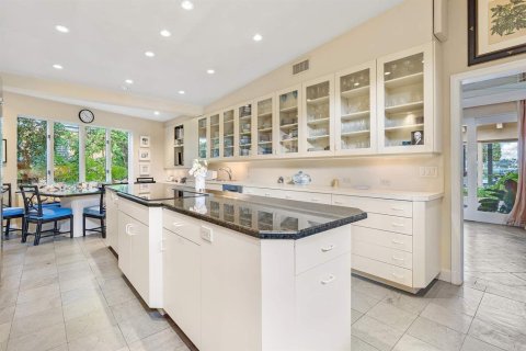 House in Palm Beach, Florida 5 bedrooms, 385.82 sq.m. № 2246697 - photo 20