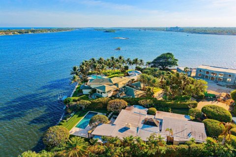 House in Palm Beach, Florida 5 bedrooms, 385.82 sq.m. № 2246697 - photo 23
