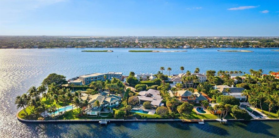 House in Palm Beach, Florida 5 bedrooms, 385.82 sq.m. № 2246697