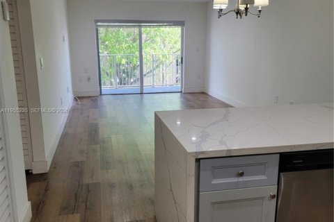 Condominio en alquiler en Doral, Florida, 2 dormitorios, 93.37 m2 № 2010162 - foto 3