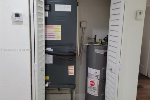 Condominio en alquiler en Doral, Florida, 2 dormitorios, 93.37 m2 № 2010162 - foto 17