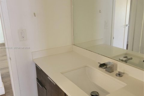 Condominio en alquiler en Doral, Florida, 2 dormitorios, 93.37 m2 № 2010162 - foto 12