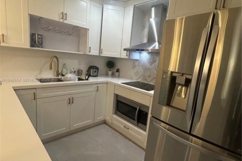 Снять в аренду виллу или дом в Хомстед, Флорида 3 спальни, 121.42м2, № 2005512 - фото 12