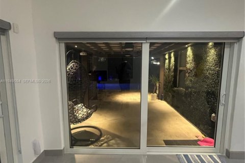 Снять в аренду виллу или дом в Хомстед, Флорида 3 спальни, 121.42м2, № 2005512 - фото 6