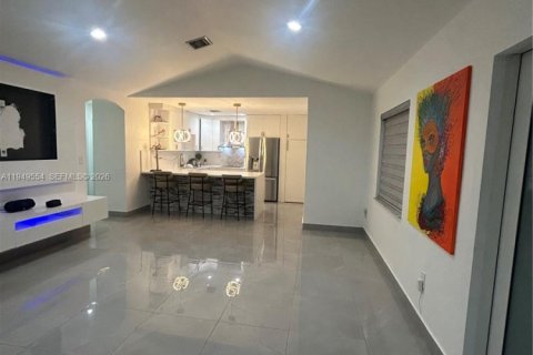 Снять в аренду виллу или дом в Хомстед, Флорида 3 спальни, 121.42м2, № 2005512 - фото 4