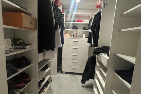 Снять в аренду виллу или дом в Хомстед, Флорида 3 спальни, 121.42м2, № 2005512 - фото 17