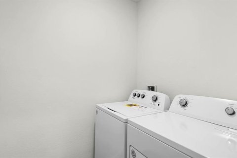 Casa en venta en Winter Haven, Florida, 3 dormitorios, 147.99 m2 № 2201757 - foto 27