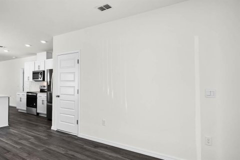 Casa en venta en Winter Haven, Florida, 3 dormitorios, 147.99 m2 № 2201757 - foto 11