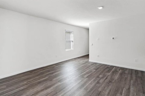 Casa en venta en Winter Haven, Florida, 3 dormitorios, 147.99 m2 № 2201757 - foto 5