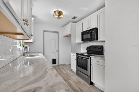 Купить виллу или дом в Лутц, Флорида 6 комнат, 131.55м2, № 1903156 - фото 13
