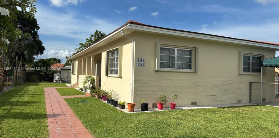 Villa ou maison à Miami, Floride 3 chambres, 130.06 m2 № 1875019
