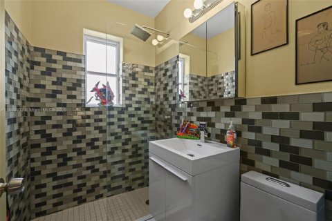 Condominio en venta en Miami Beach, Florida, 41.81 m2 № 1957714 - foto 16
