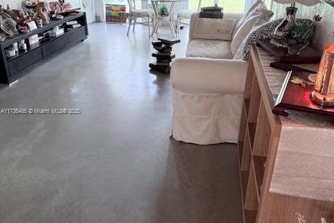 Casa en venta en Miami, Florida, 3 dormitorios, 153.57 m2 № 1731999 - foto 16
