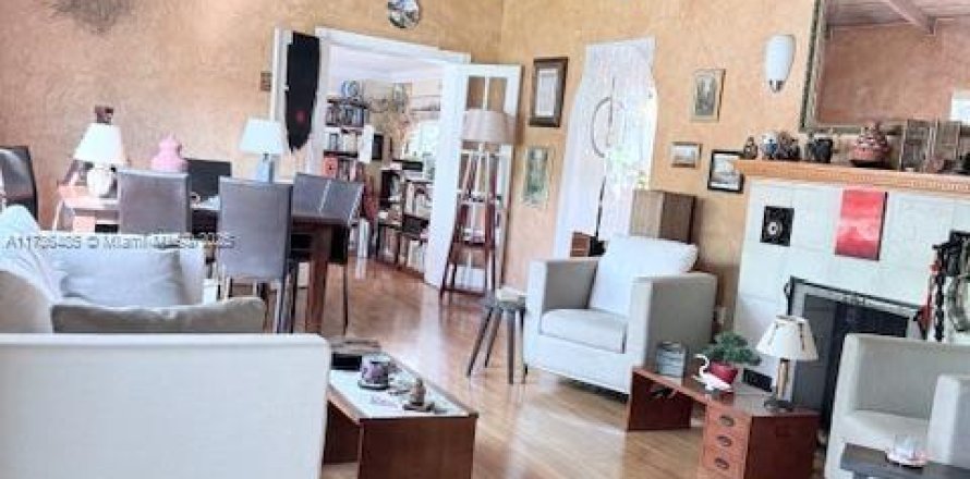 Casa en Miami, Florida 3 dormitorios, 153.57 m2 № 1731999