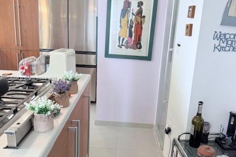 Casa en venta en Miami, Florida, 3 dormitorios, 153.57 m2 № 1731999 - foto 29