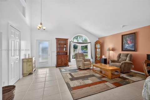Casa en venta en Royal Palm Beach, Florida, 3 dormitorios, 254.09 m2 № 2033286 - foto 6