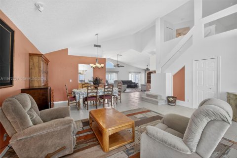 Casa en venta en Royal Palm Beach, Florida, 3 dormitorios, 254.09 m2 № 2033286 - foto 14