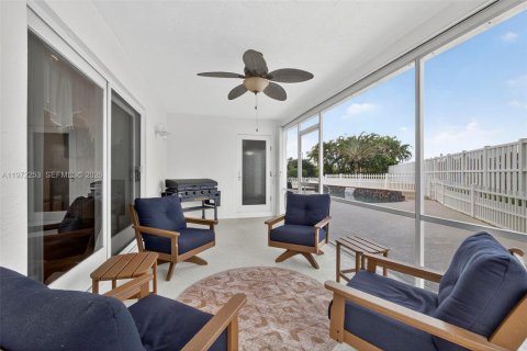 Casa en venta en Royal Palm Beach, Florida, 3 dormitorios, 254.09 m2 № 2033286 - foto 11