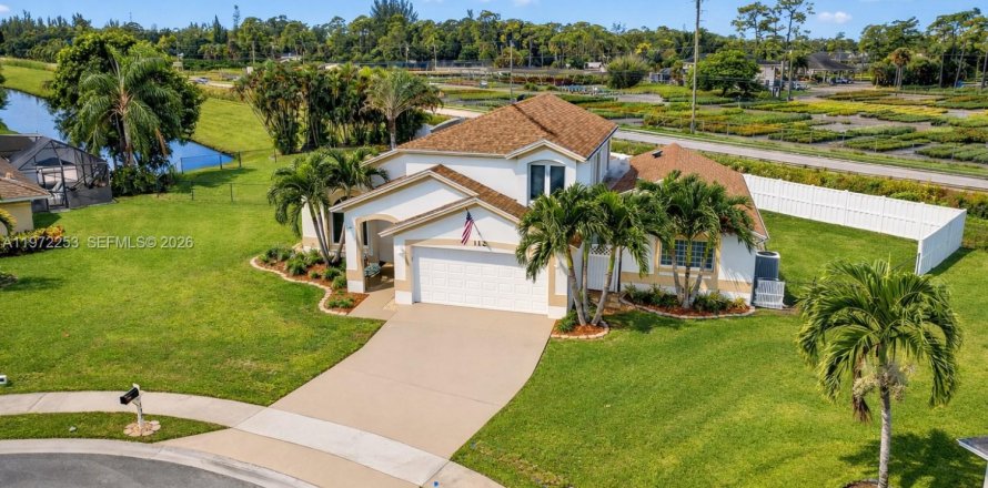 Casa en Royal Palm Beach, Florida 3 dormitorios, 254.09 m2 № 2033286