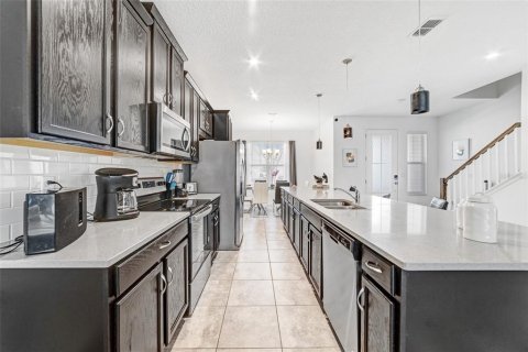 Touwnhouse à vendre à Kissimmee, Floride: 3 chambres, 182.27 m2 № 1550631 - photo 4