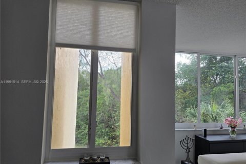 Copropriété à vendre à North Miami Beach, Floride: 3 chambres, 153.47 m2 № 2154848 - photo 3