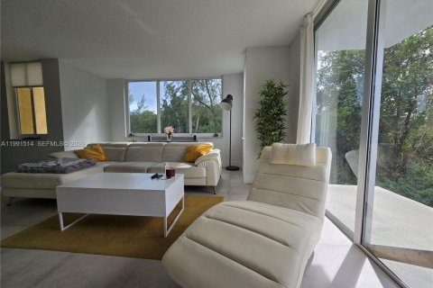 Copropriété à vendre à North Miami Beach, Floride: 3 chambres, 153.47 m2 № 2154848 - photo 17
