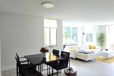 Copropriété à vendre à North Miami Beach, Floride: 3 chambres, 153.47 m2 № 2154848 - photo 10