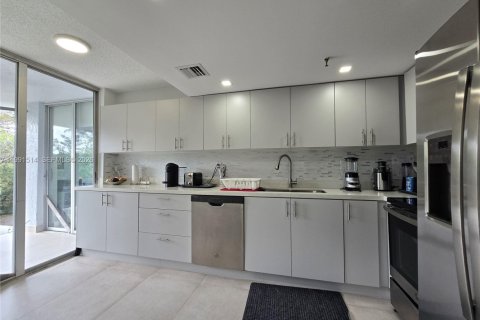Copropriété à vendre à North Miami Beach, Floride: 3 chambres, 153.47 m2 № 2154848 - photo 22