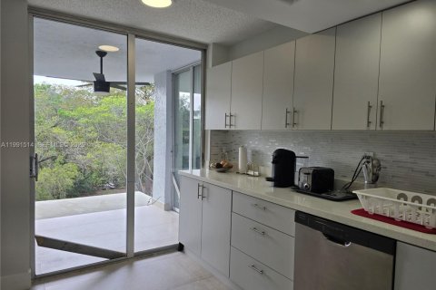Copropriété à vendre à North Miami Beach, Floride: 3 chambres, 153.47 m2 № 2154848 - photo 24