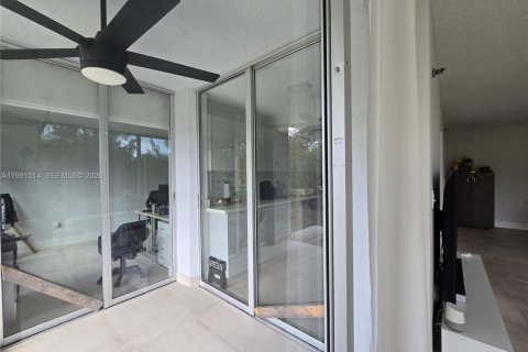 Copropriété à vendre à North Miami Beach, Floride: 3 chambres, 153.47 m2 № 2154848 - photo 21